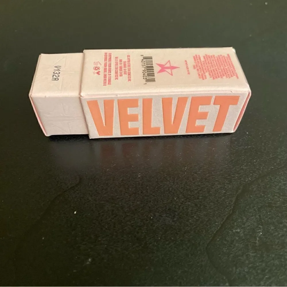 Jeffree Star Velvet Trap Lipstick Laced Cake Magnetic Case NIB PINK